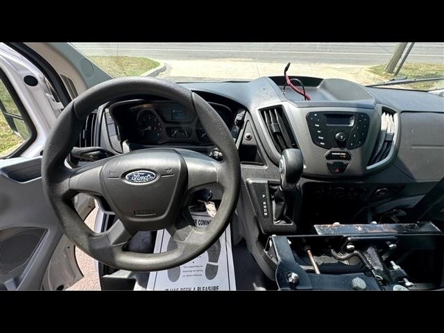 Ford Transit Van T-250 148" Med Rf 9000 GVWR Sliding RH Dr 2017