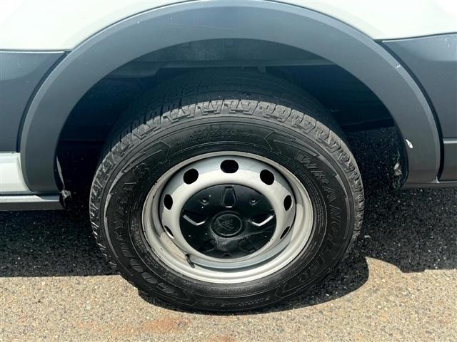 Ford Transit Van T-250 148" Med Rf 9000 GVWR Sliding RH Dr 2017
