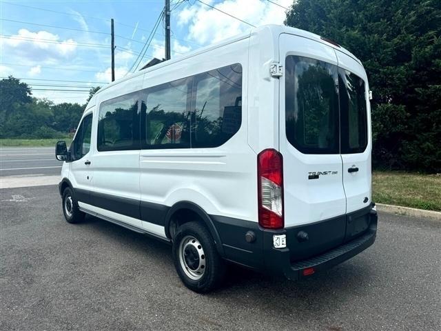 Ford Transit Van T-250 148" Med Rf 9000 GVWR Sliding RH Dr 2017