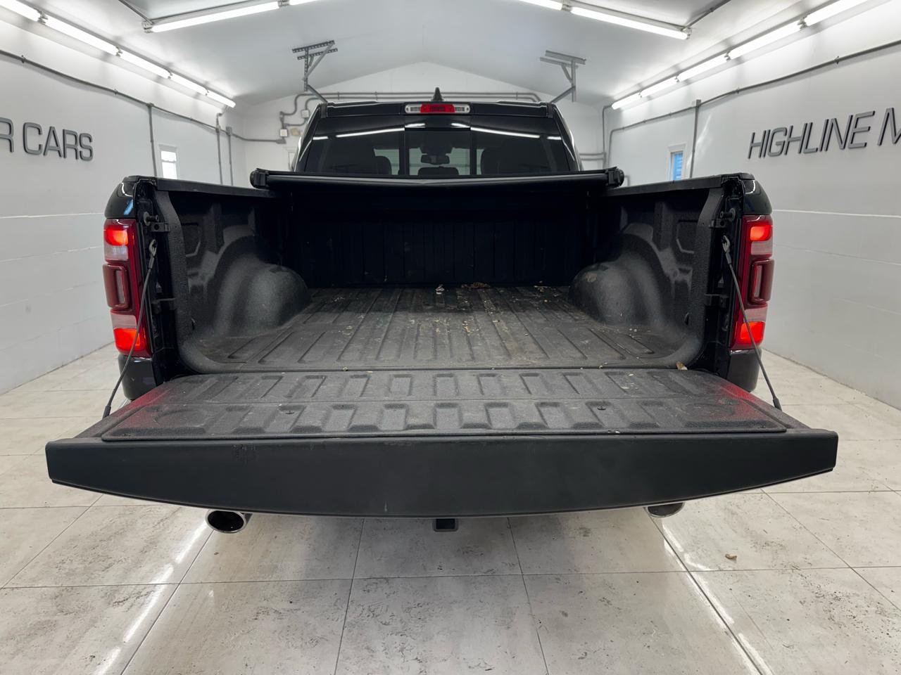 RAM 1500 Laramie 4x4 Crew Cab 6'4" Box 2019