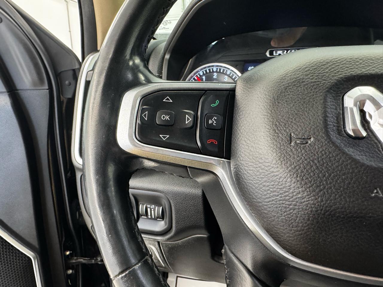 RAM 1500 Laramie 4x4 Crew Cab 6'4" Box 2019