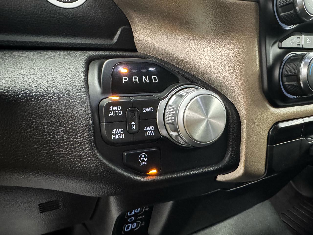 RAM 1500 Laramie 4x4 Crew Cab 6'4" Box 2019