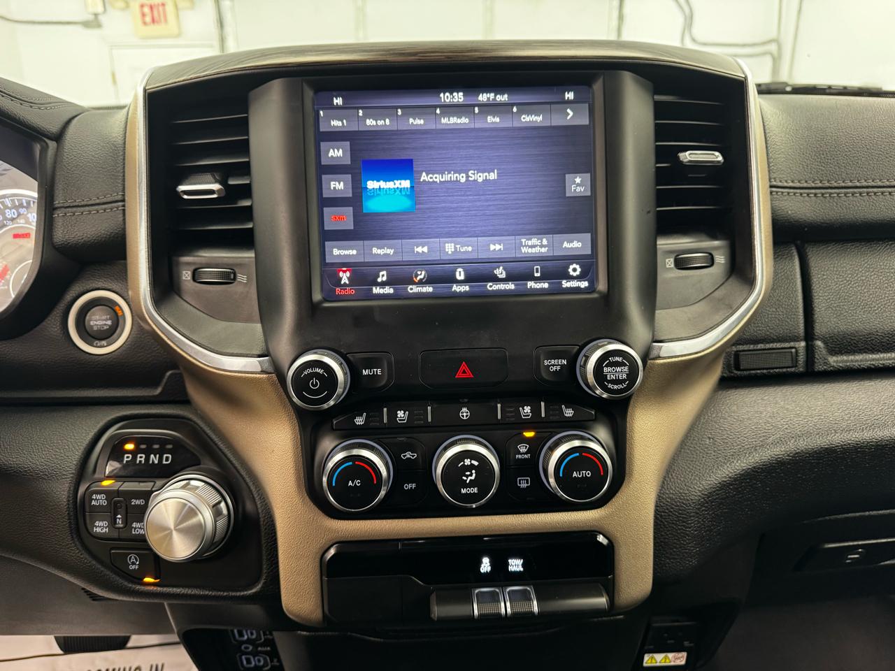 RAM 1500 Laramie 4x4 Crew Cab 6'4" Box 2019