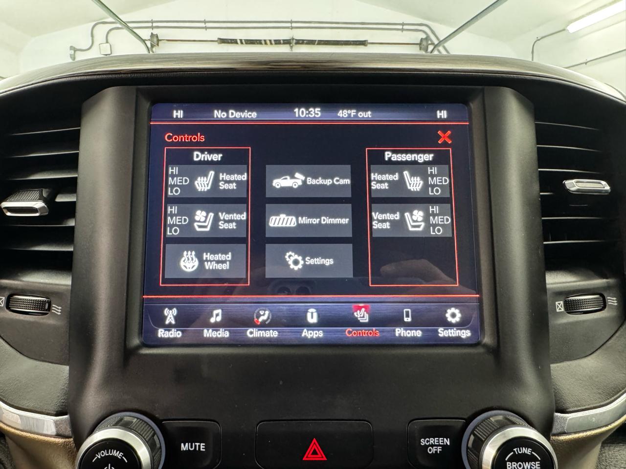 RAM 1500 Laramie 4x4 Crew Cab 6'4" Box 2019