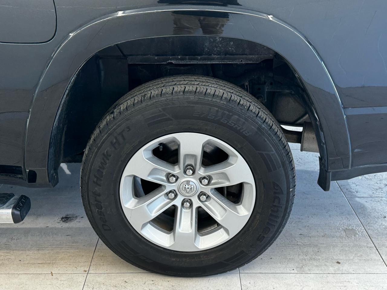 RAM 1500 Laramie 4x4 Crew Cab 6'4" Box 2019