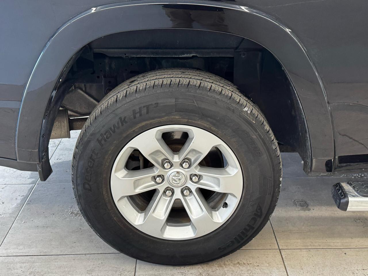 RAM 1500 Laramie 4x4 Crew Cab 6'4" Box 2019