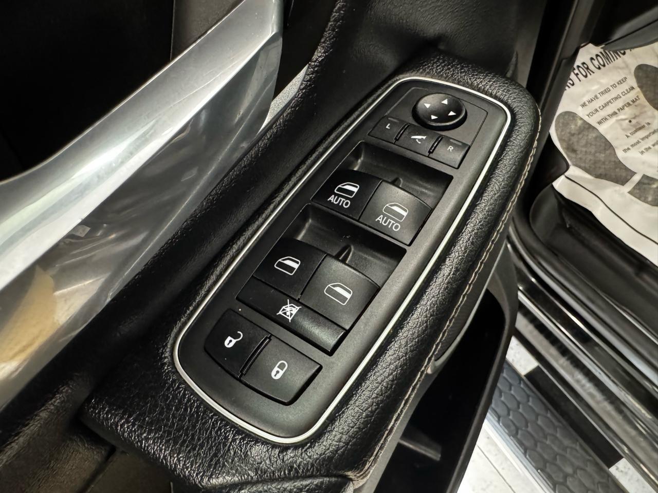 RAM 1500 Laramie 4x4 Crew Cab 6'4" Box 2019