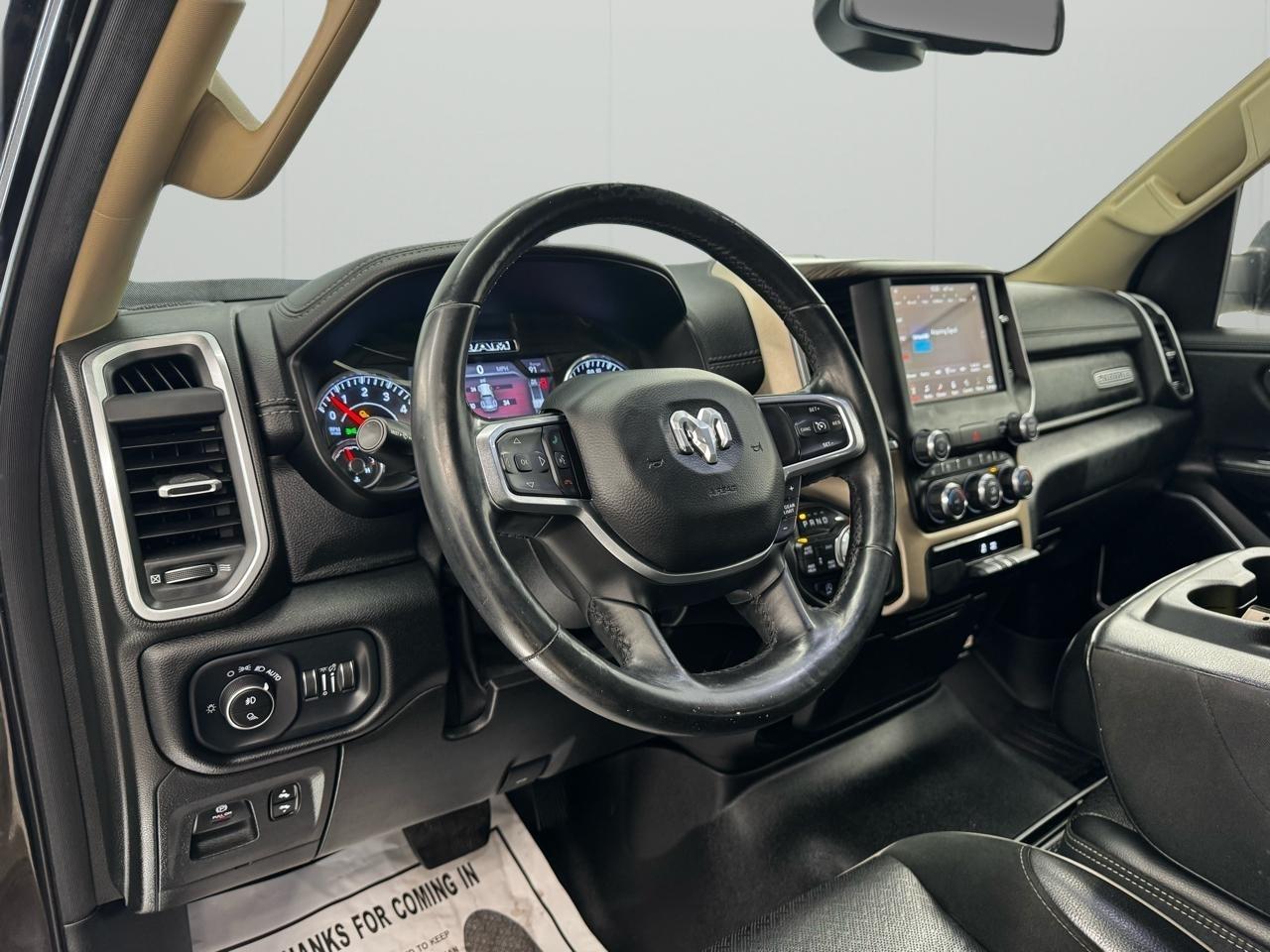 RAM 1500 Laramie 4x4 Crew Cab 6'4" Box 2019