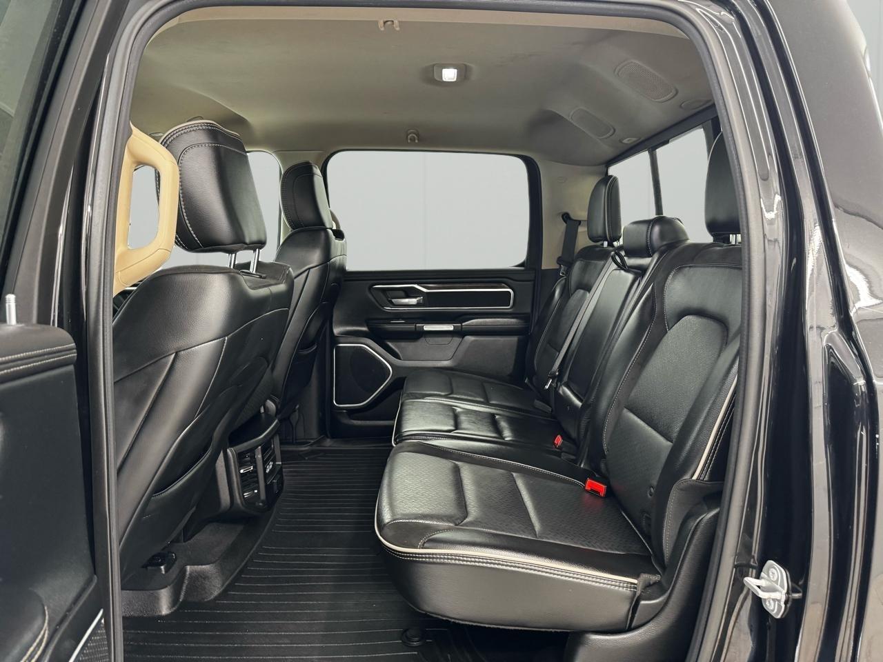 RAM 1500 Laramie 4x4 Crew Cab 6'4" Box 2019