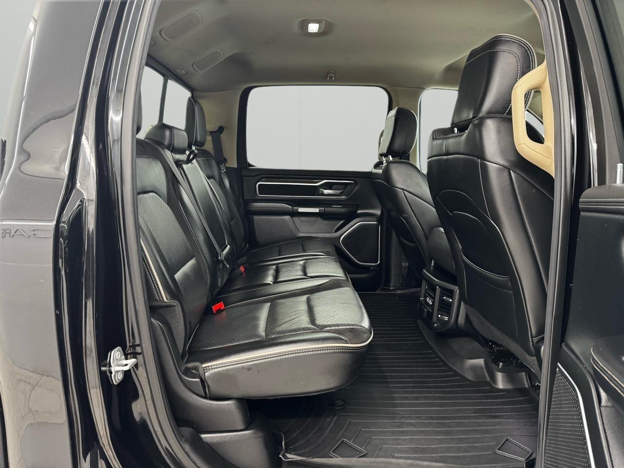 RAM 1500 Laramie 4x4 Crew Cab 6'4" Box 2019