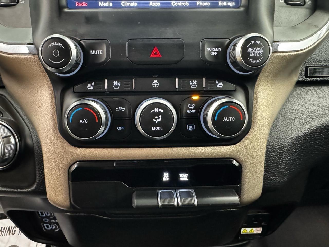 RAM 1500 Laramie 4x4 Crew Cab 6'4" Box 2019