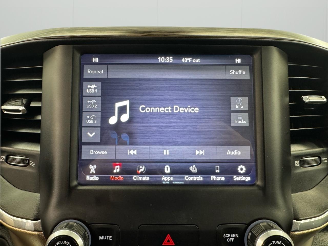 RAM 1500 Laramie 4x4 Crew Cab 6'4" Box 2019