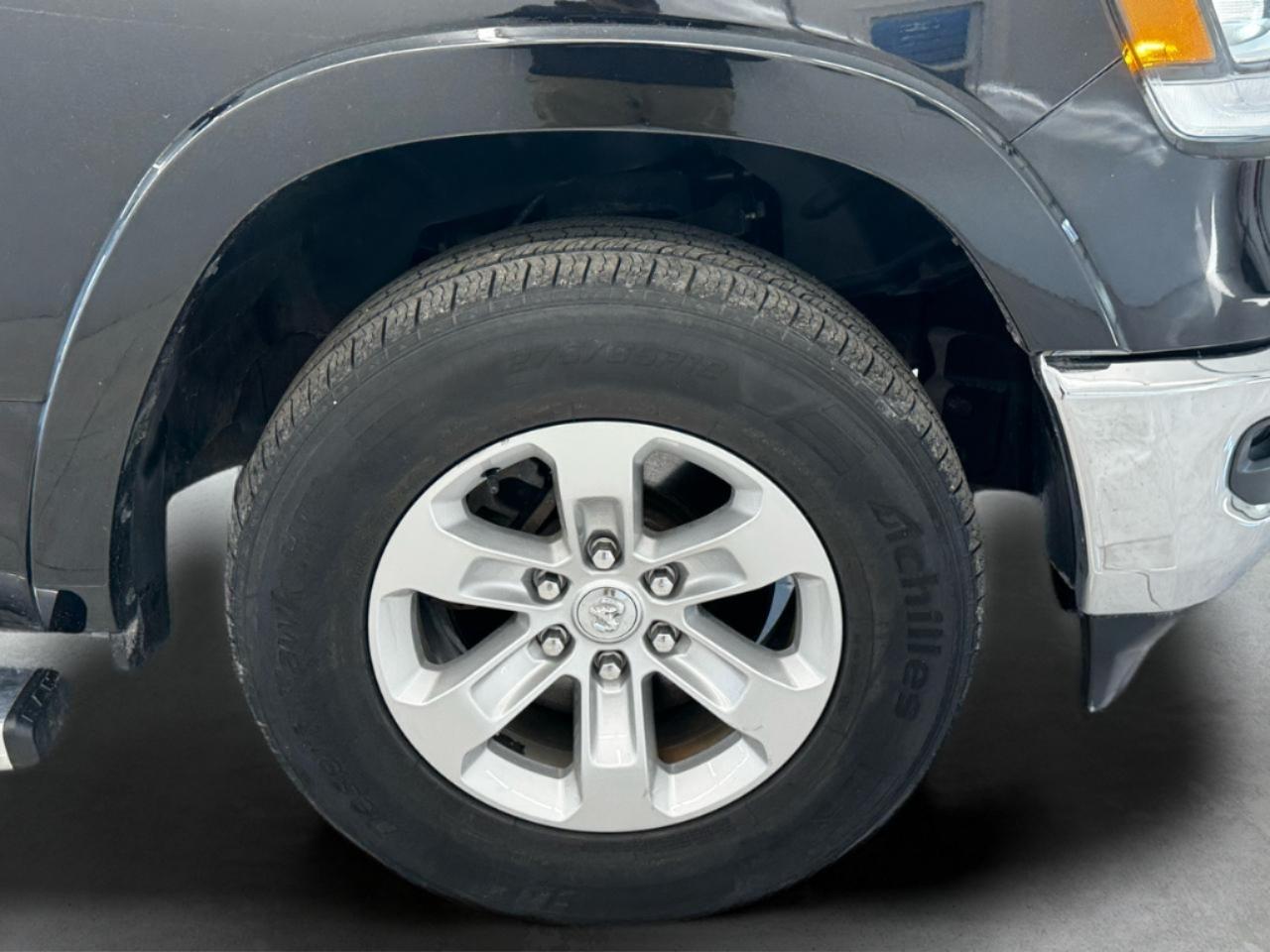 RAM 1500 Laramie 4x4 Crew Cab 6'4" Box 2019