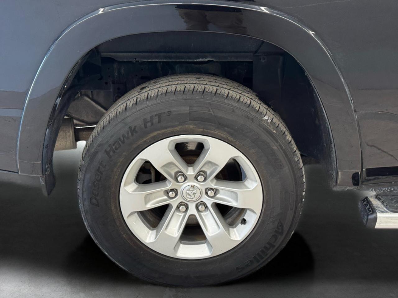 RAM 1500 Laramie 4x4 Crew Cab 6'4" Box 2019