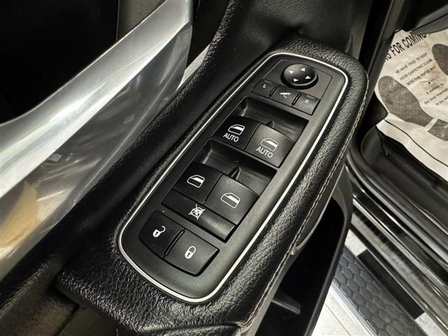 RAM 1500 Laramie 4x4 Crew Cab 6'4" Box 2019