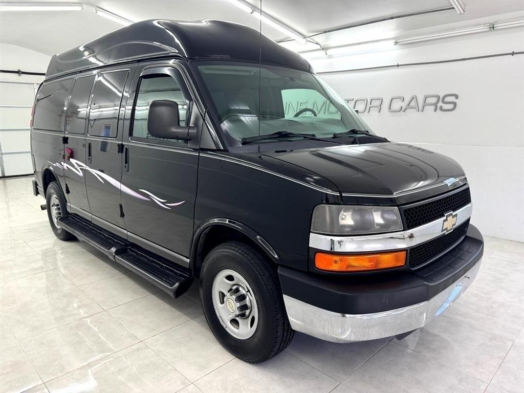 Chevrolet Express Passenger RWD 2500 135" LT 2014