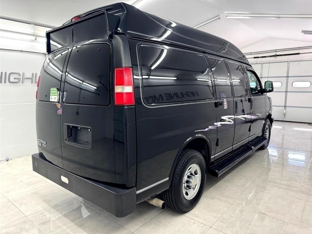 Chevrolet Express Passenger RWD 2500 135" LT 2014