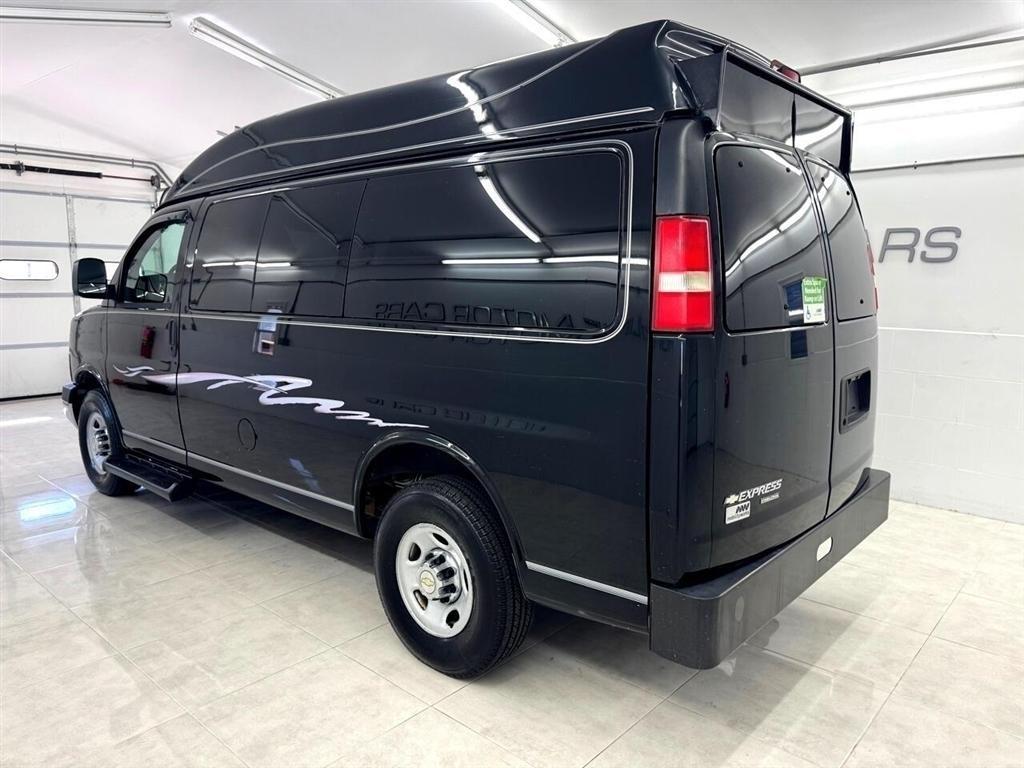 Chevrolet Express Passenger RWD 2500 135" LT 2014
