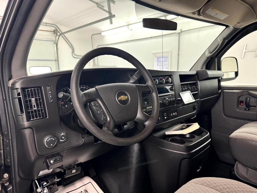 Chevrolet Express Passenger RWD 2500 135" LT 2014