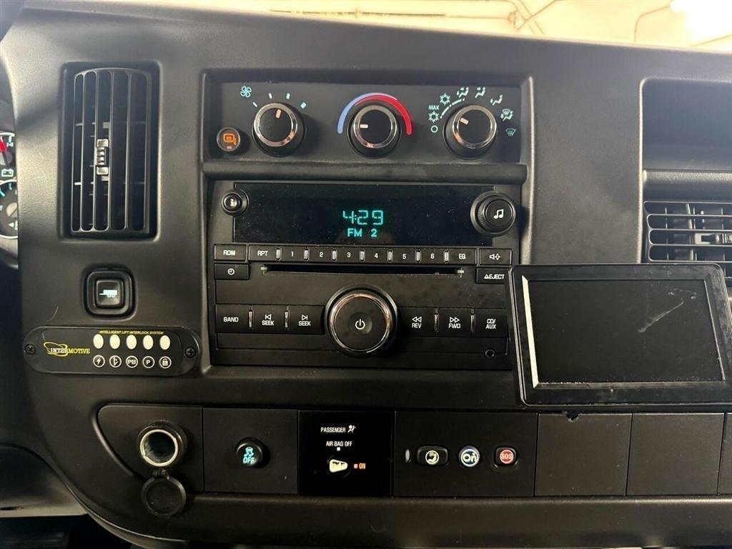 Chevrolet Express Passenger RWD 2500 135" LT 2014