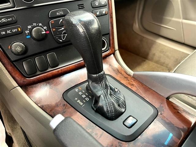 Volvo XC70 2.5L Turbo AWD 2006