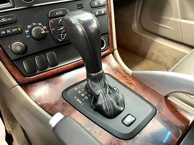Volvo XC70 2.5L Turbo AWD 2006