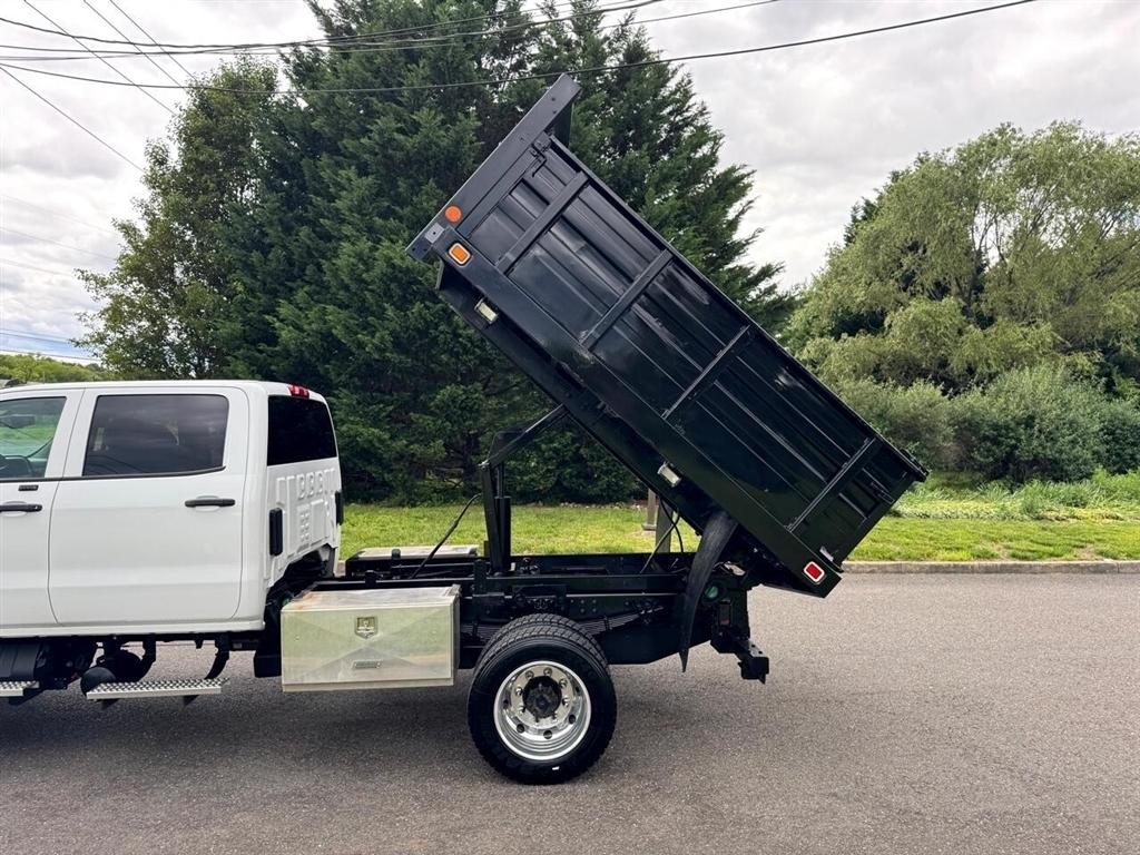 Chevrolet Silverado MD 4WD Crew Cab LT 2023
