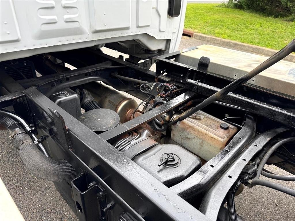 Chevrolet Silverado MD 4WD Crew Cab LT 2023