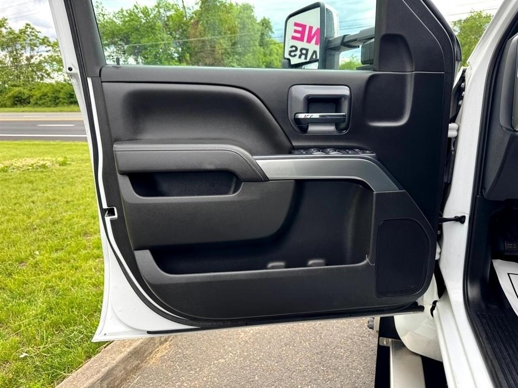 Chevrolet Silverado MD 4WD Crew Cab LT 2023