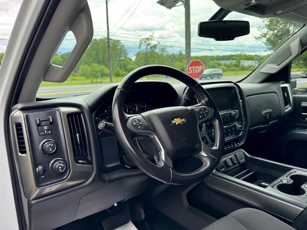 Chevrolet Silverado MD 4WD Crew Cab LT 2023