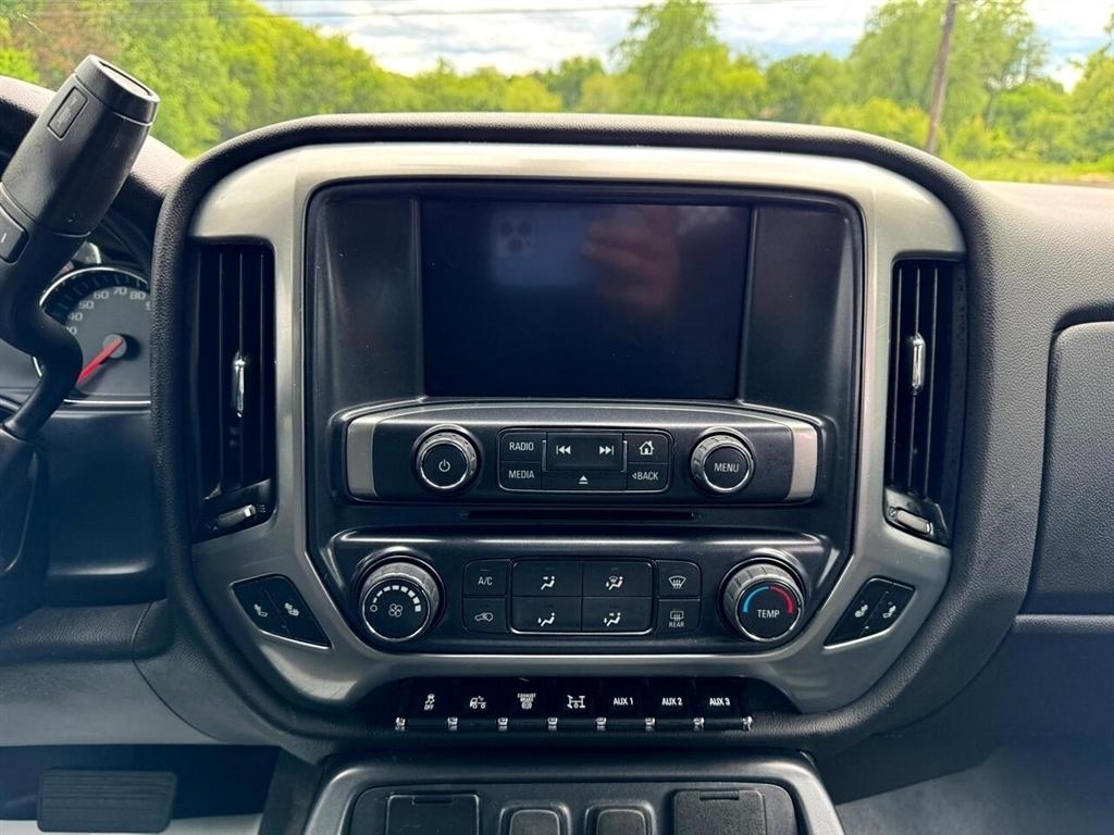 Chevrolet Silverado MD 4WD Crew Cab LT 2023