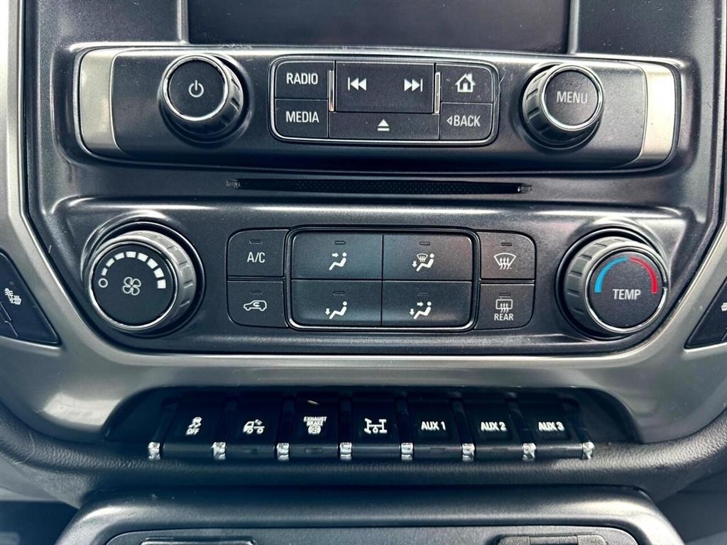 Chevrolet Silverado MD 4WD Crew Cab LT 2023