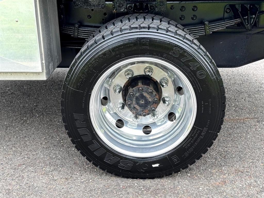 Chevrolet Silverado MD 4WD Crew Cab LT 2023