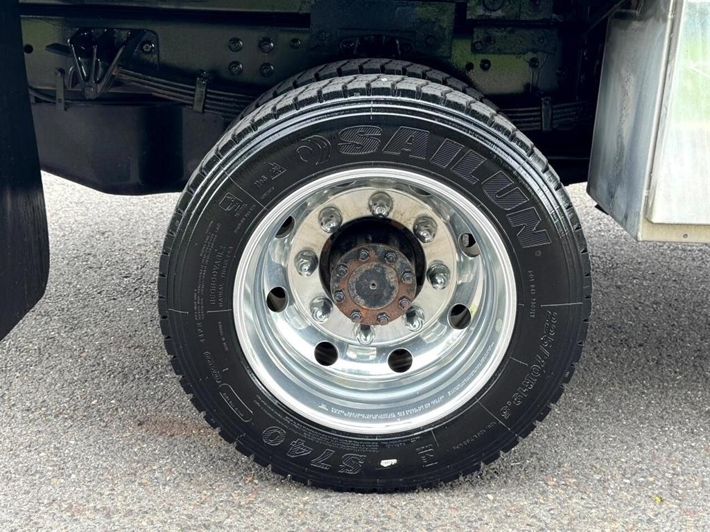 Chevrolet Silverado MD 4WD Crew Cab LT 2023