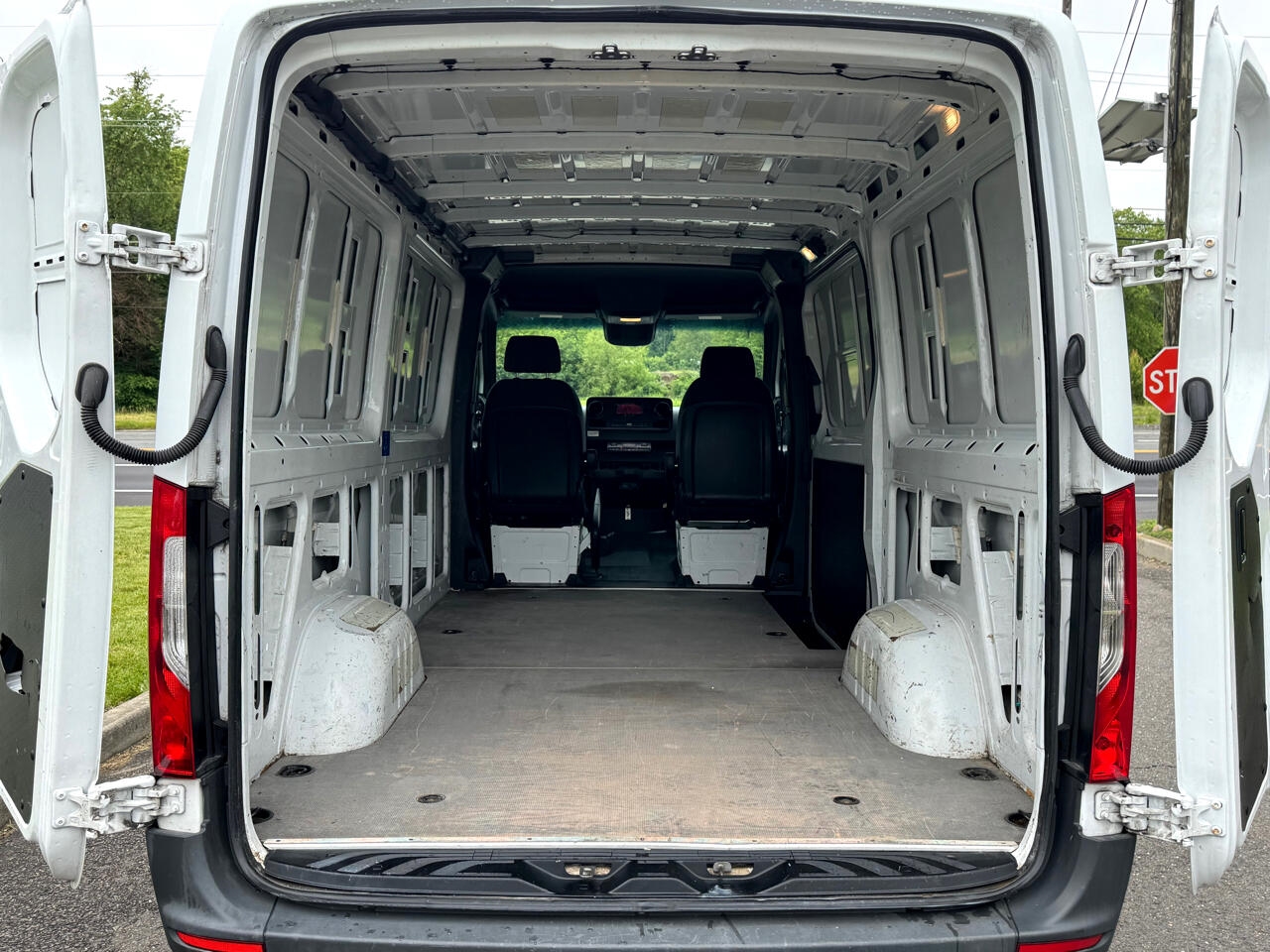 Mercedes-Benz Sprinter Van 2500 Standard Roof V6 144" 4WD 2019