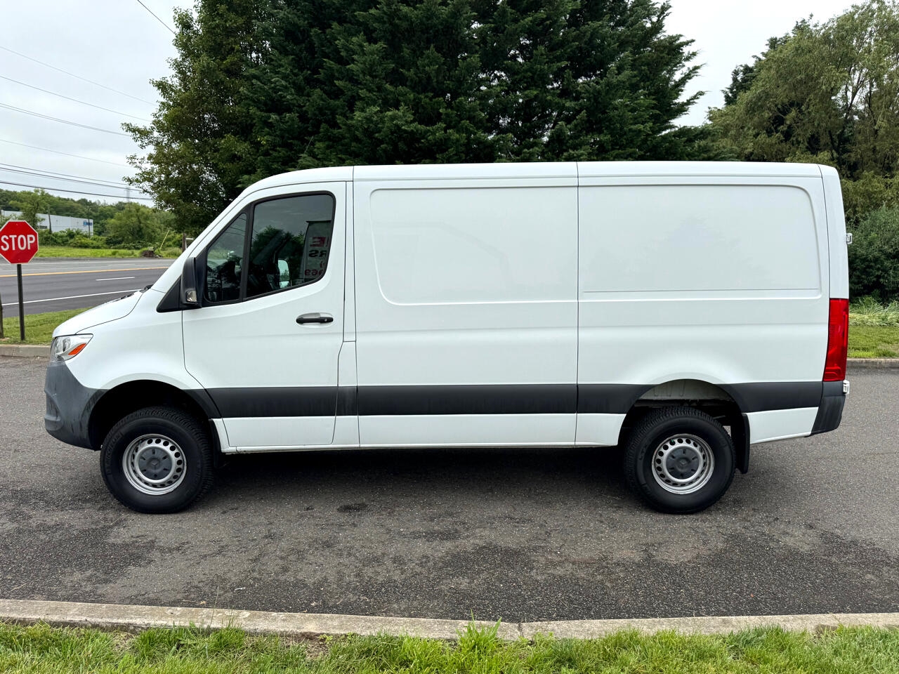 Mercedes-Benz Sprinter Van 2500 Standard Roof V6 144" 4WD 2019