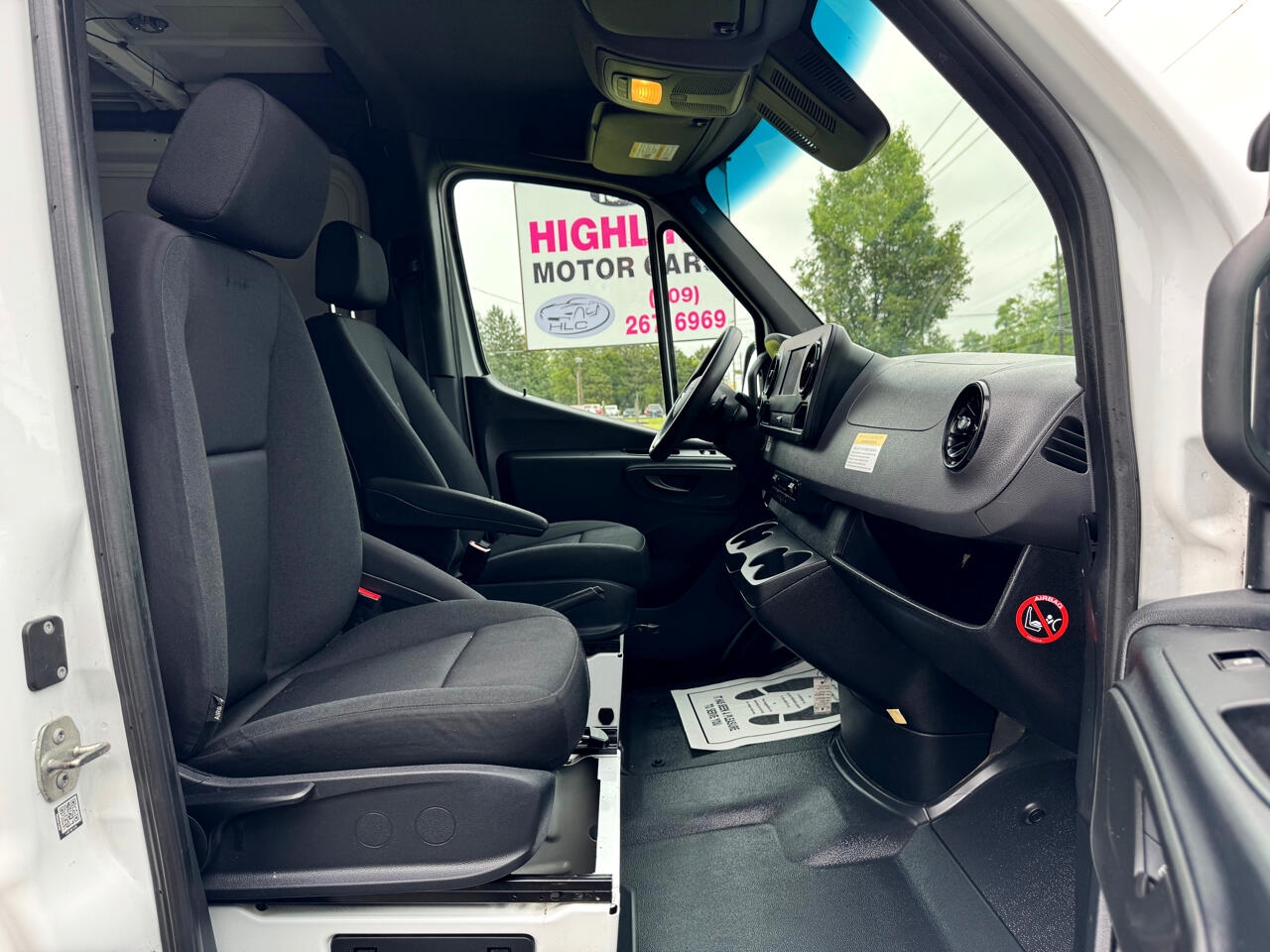 Mercedes-Benz Sprinter Van 2500 Standard Roof V6 144" 4WD 2019