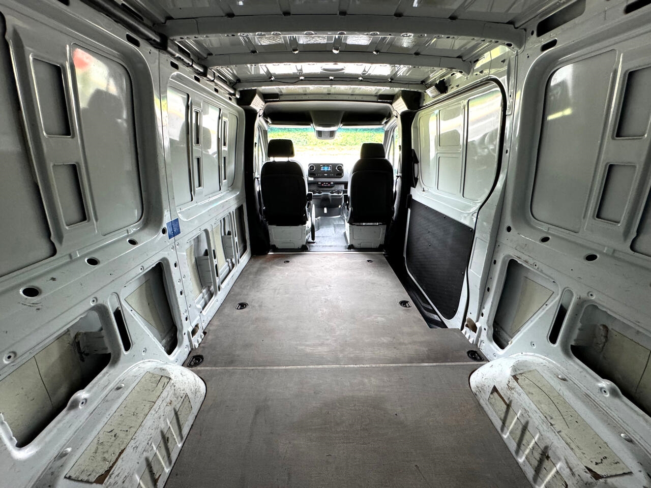 Mercedes-Benz Sprinter Van 2500 Standard Roof V6 144" 4WD 2019