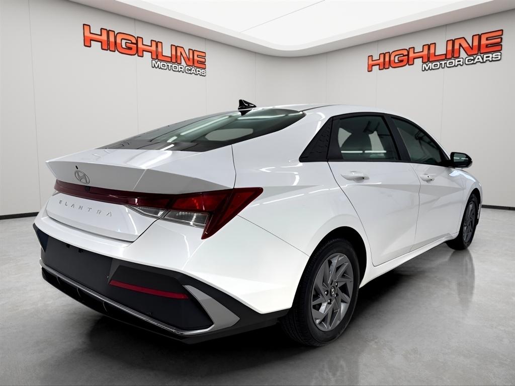 Hyundai Elantra SEL IVT 2024