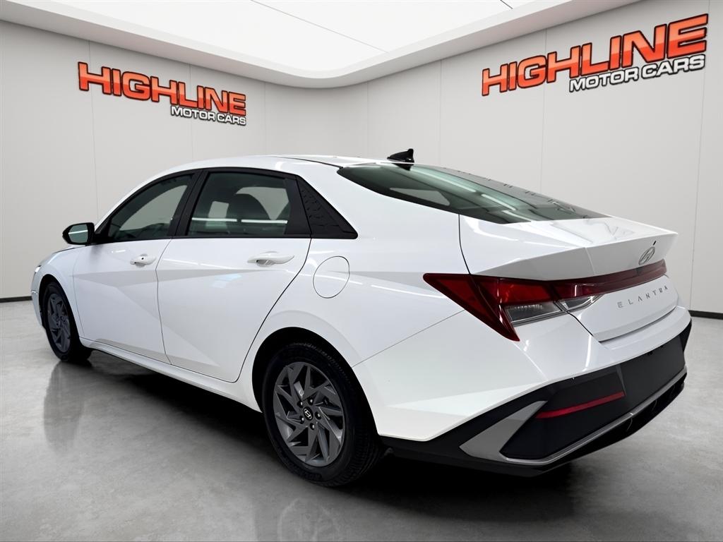 Hyundai Elantra SEL IVT 2024