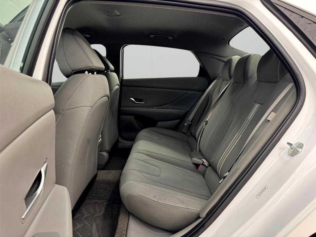 Hyundai Elantra SEL IVT 2024