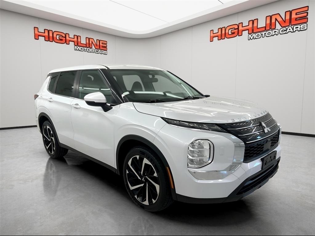 Mitsubishi Outlander ES S-AWC 2022