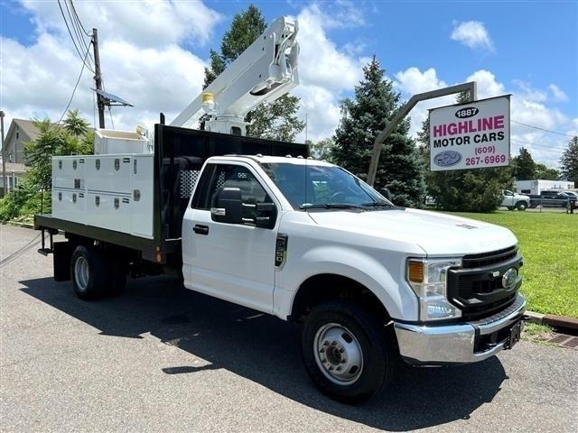 Ford Super Duty F-350 DRW XLT 4WD Reg Cab 145" WB 60" CA 2020