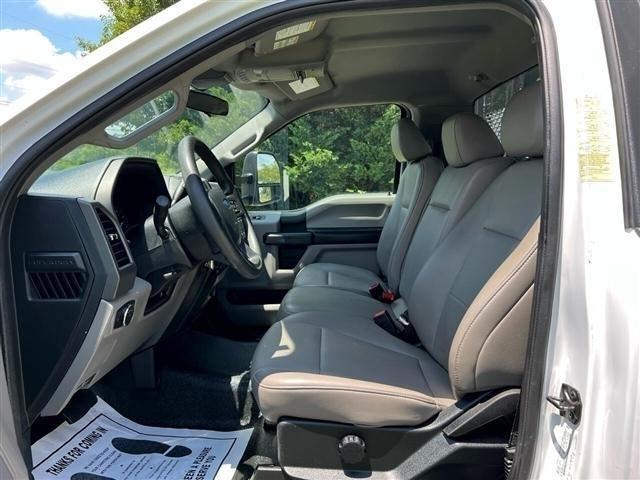 Ford Super Duty F-350 DRW XLT 4WD Reg Cab 145" WB 60" CA 2020