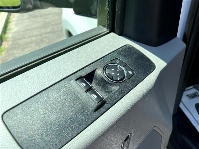 Ford Super Duty F-350 DRW XLT 4WD Reg Cab 145" WB 60" CA 2020