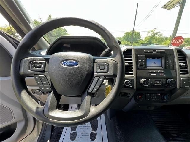 Ford Super Duty F-350 DRW XLT 4WD Reg Cab 145" WB 60" CA 2020