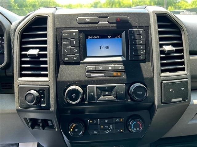 Ford Super Duty F-350 DRW XLT 4WD Reg Cab 145" WB 60" CA 2020