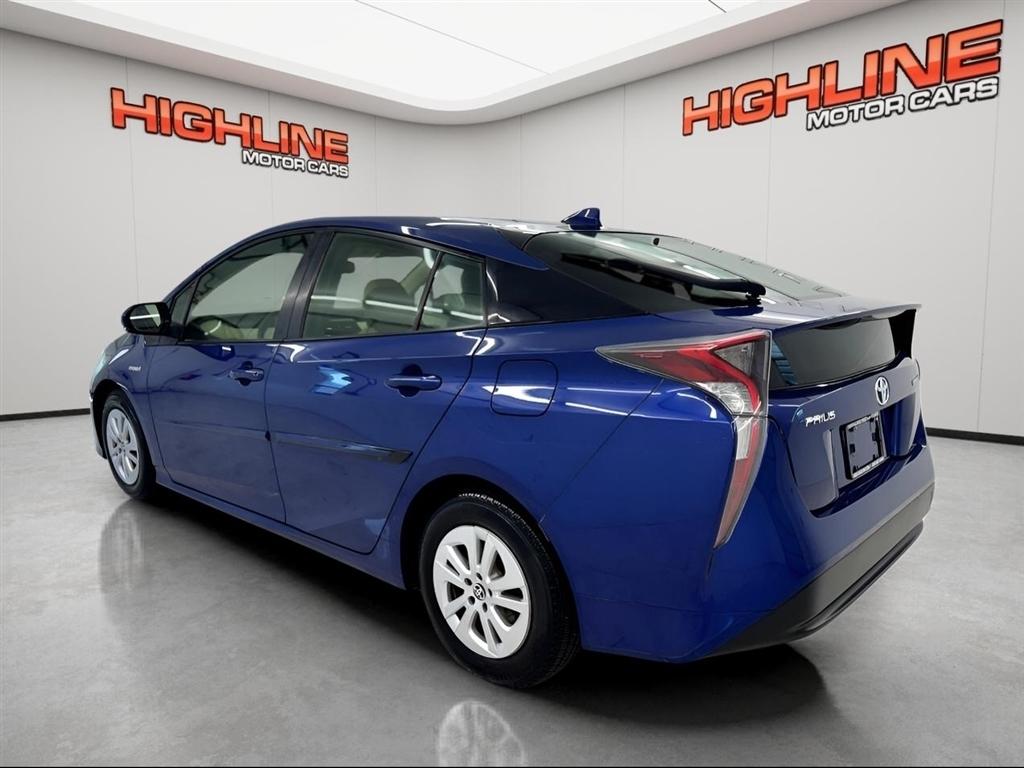 Toyota Prius 5dr HB Two (Natl) 2016