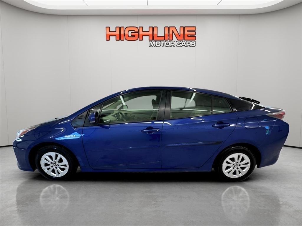 Toyota Prius 5dr HB Two (Natl) 2016
