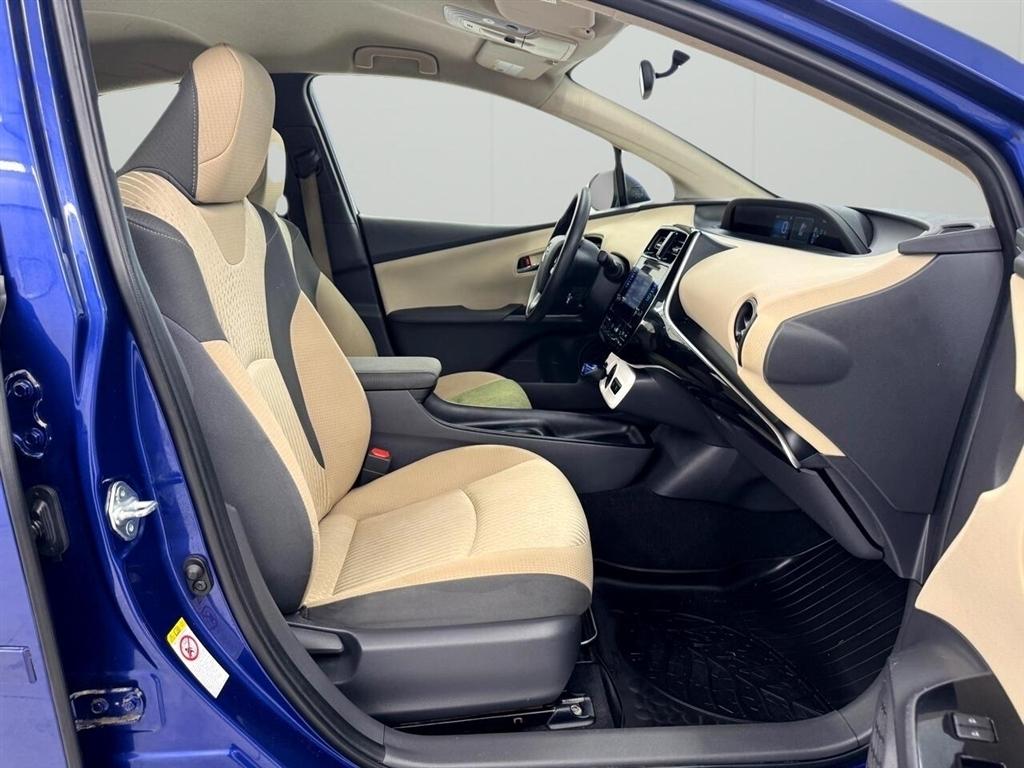 Toyota Prius 5dr HB Two (Natl) 2016